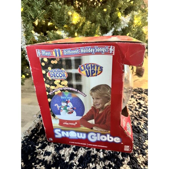 NIB 2005 Gemmy Animated Christmas Table Top 11" Snow Globe With Music & Lights - Picture 4 of 11